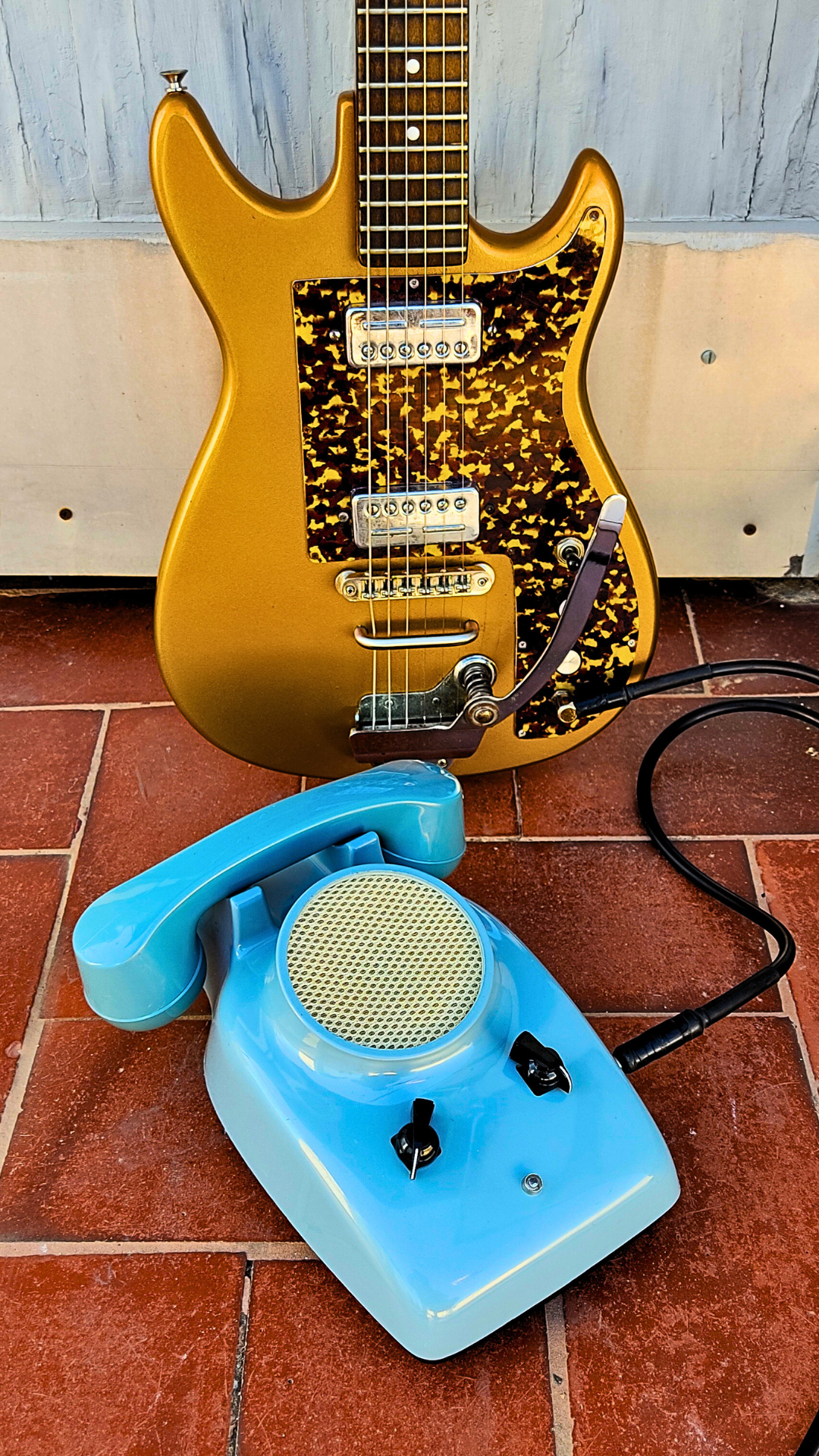 "TONE RUBY" Portable guitar radio amp with telephone microphone by Zeta Creations