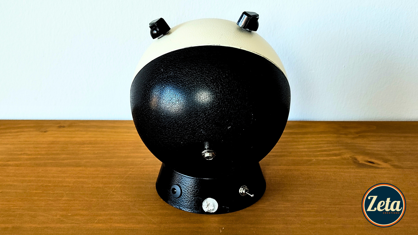 "TOAD PENGUIN" Portable guitar radio amp by Zeta Creations