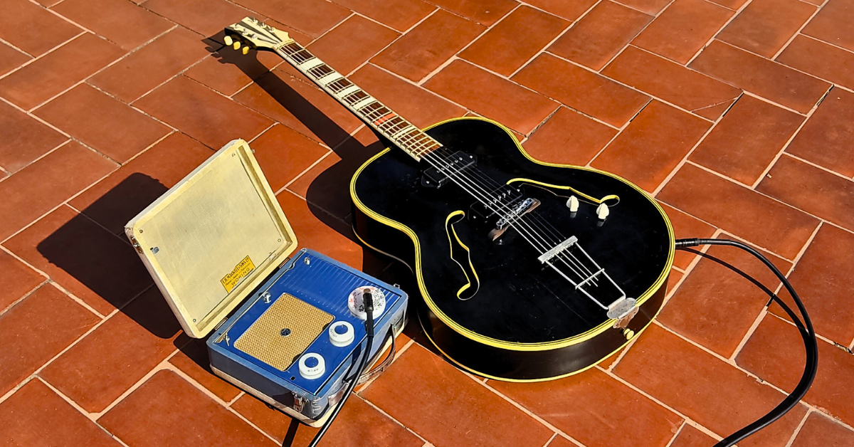 "THE WORKER" Portable guitar radio amp by Zeta Creations