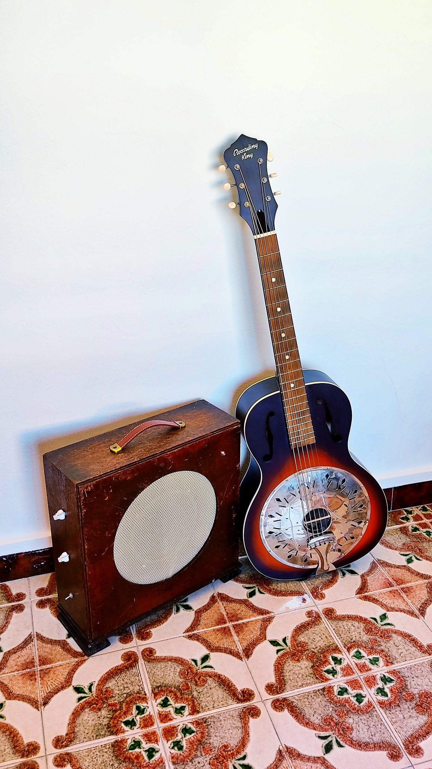 "BLASTER T" Guitar amp with built in tremolo