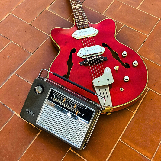 "MOSKAU T" Vintage guitar radio amp with tremolo