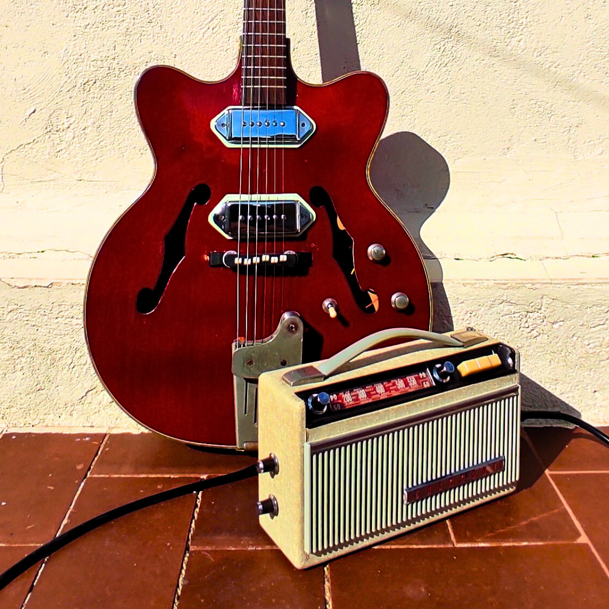 "RAMON T" Vintage guitar radio amp with tremolo