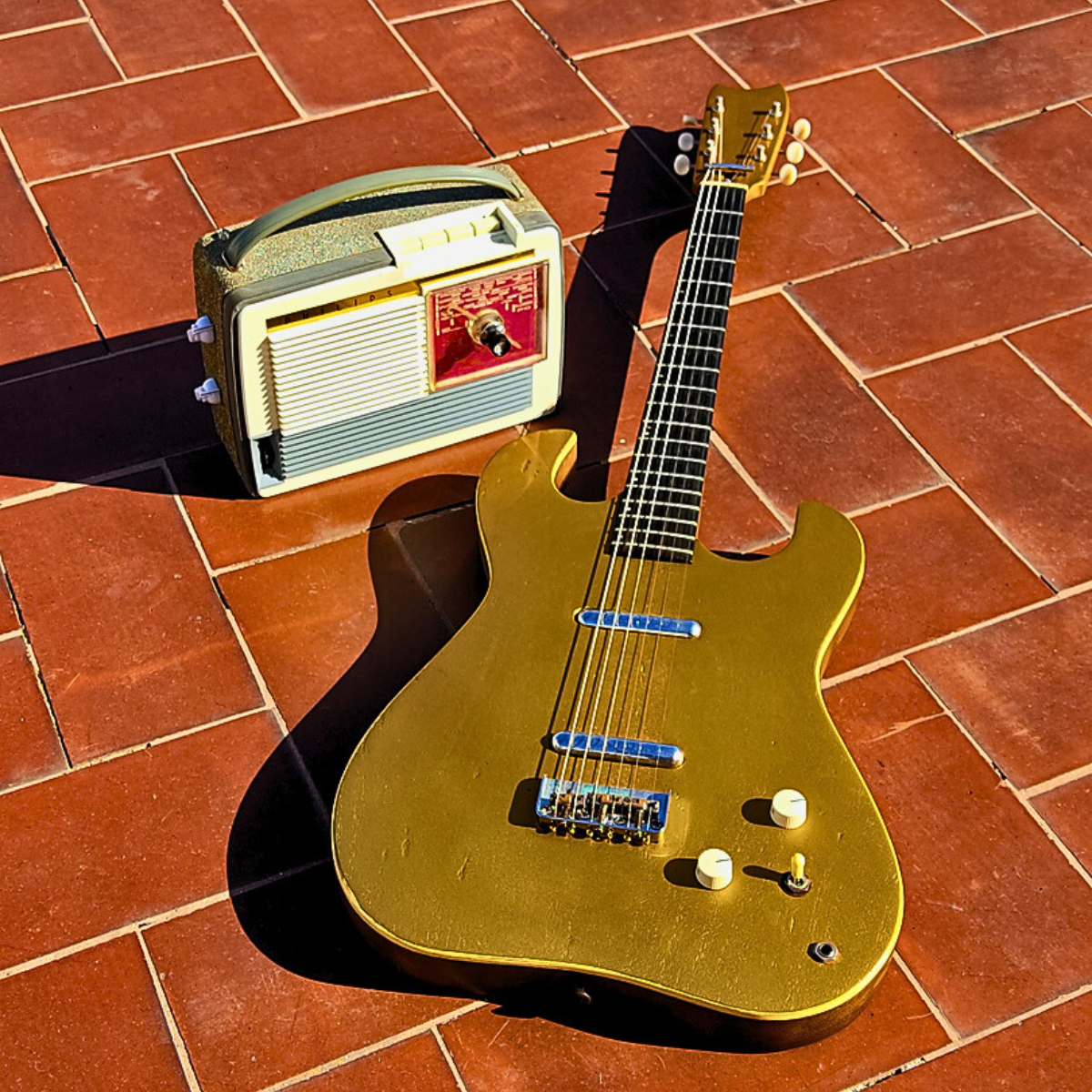 "SLEEPWALKER T V2" Vintage guitar radio amp with tremolo