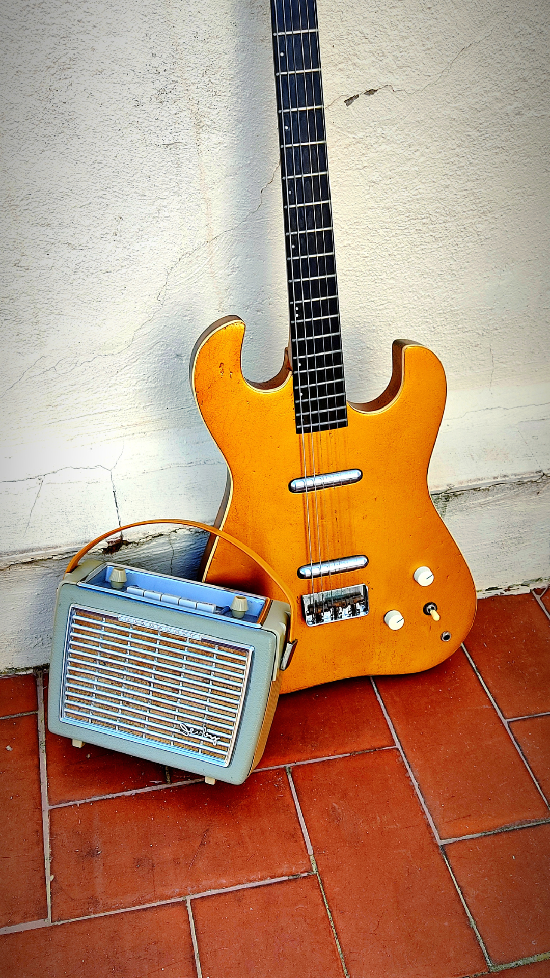 DERBY T Vintage guitar radio amp with tremolo