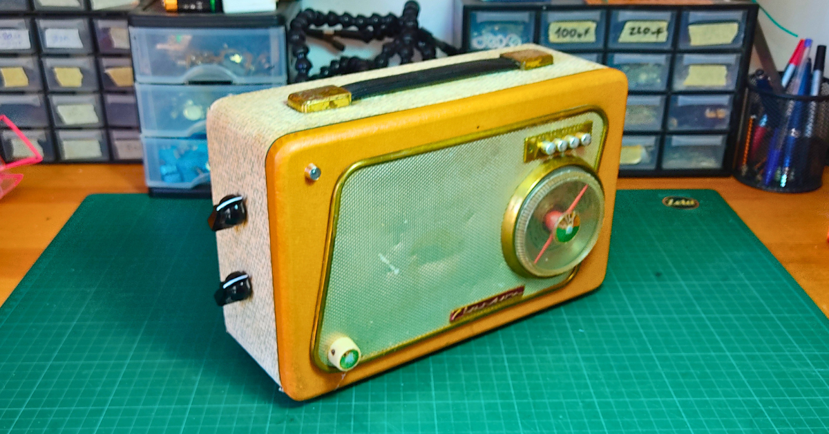 THE BEAST T Vintage guitar radio amp with tremolo