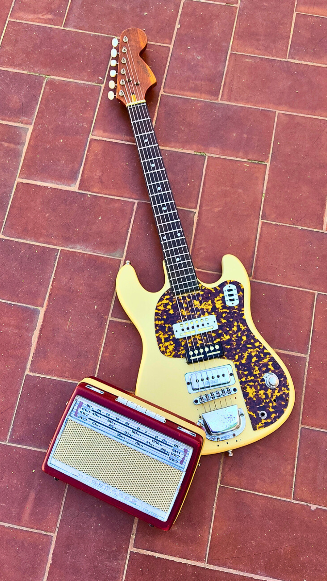 "RUMBA T" Vintage guirar radio amp with built in tremolo