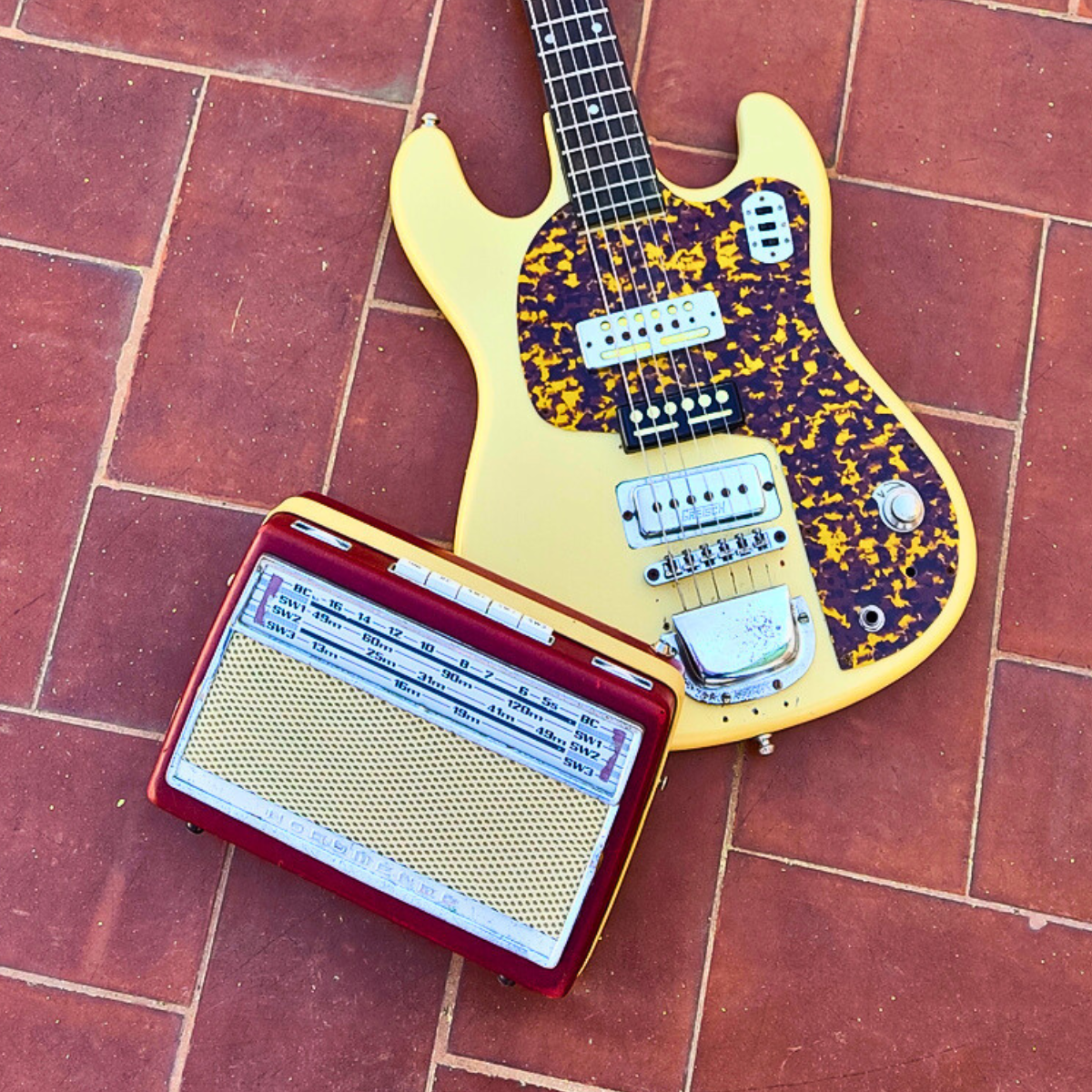 "RUMBA T" Vintage guirar radio amp with built in tremolo