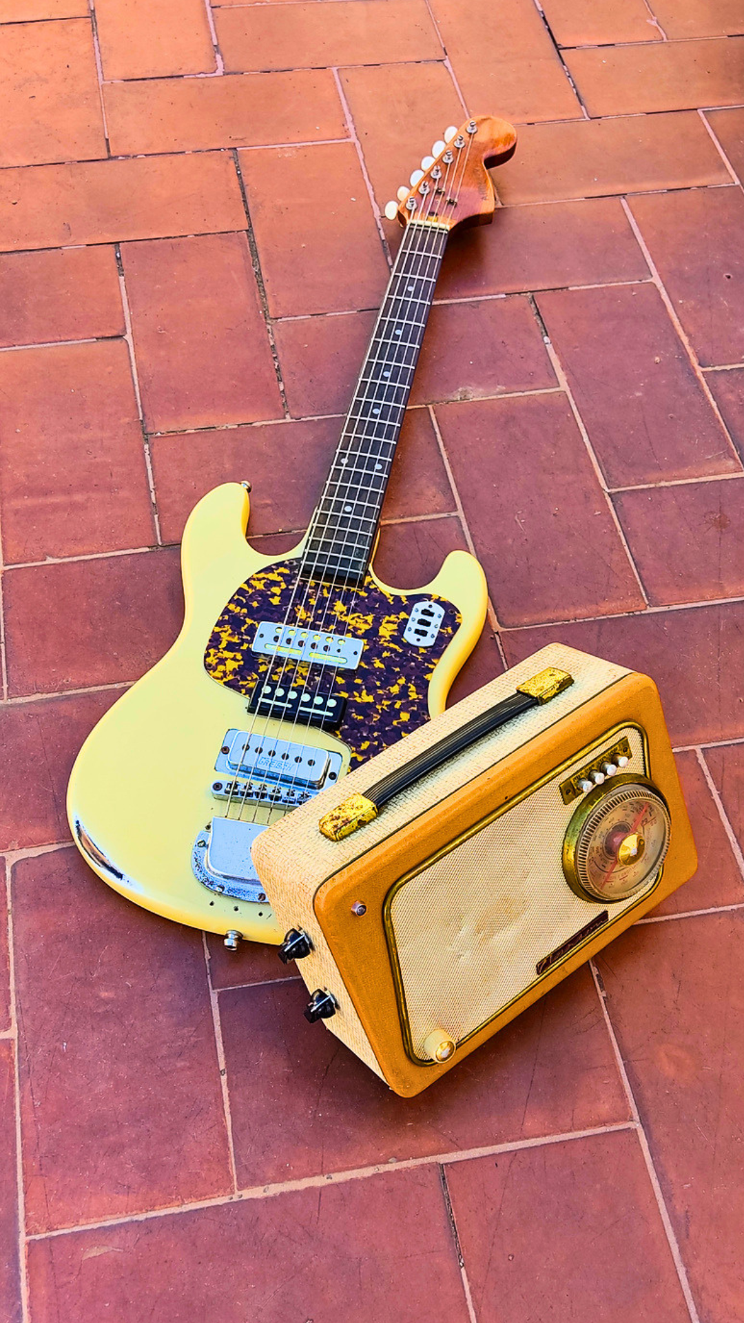 THE BEAST T Vintage guitar radio amp with tremolo