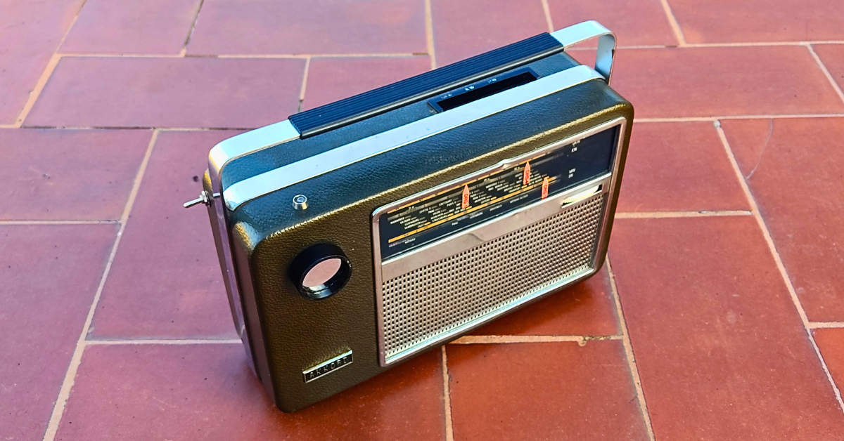 "MOSKAU T" Vintage guitar radio amp with tremolo