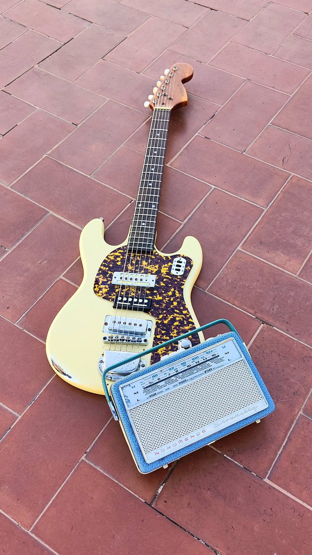 "STRADELLA T" Vintage guitar radio amp with tremolo