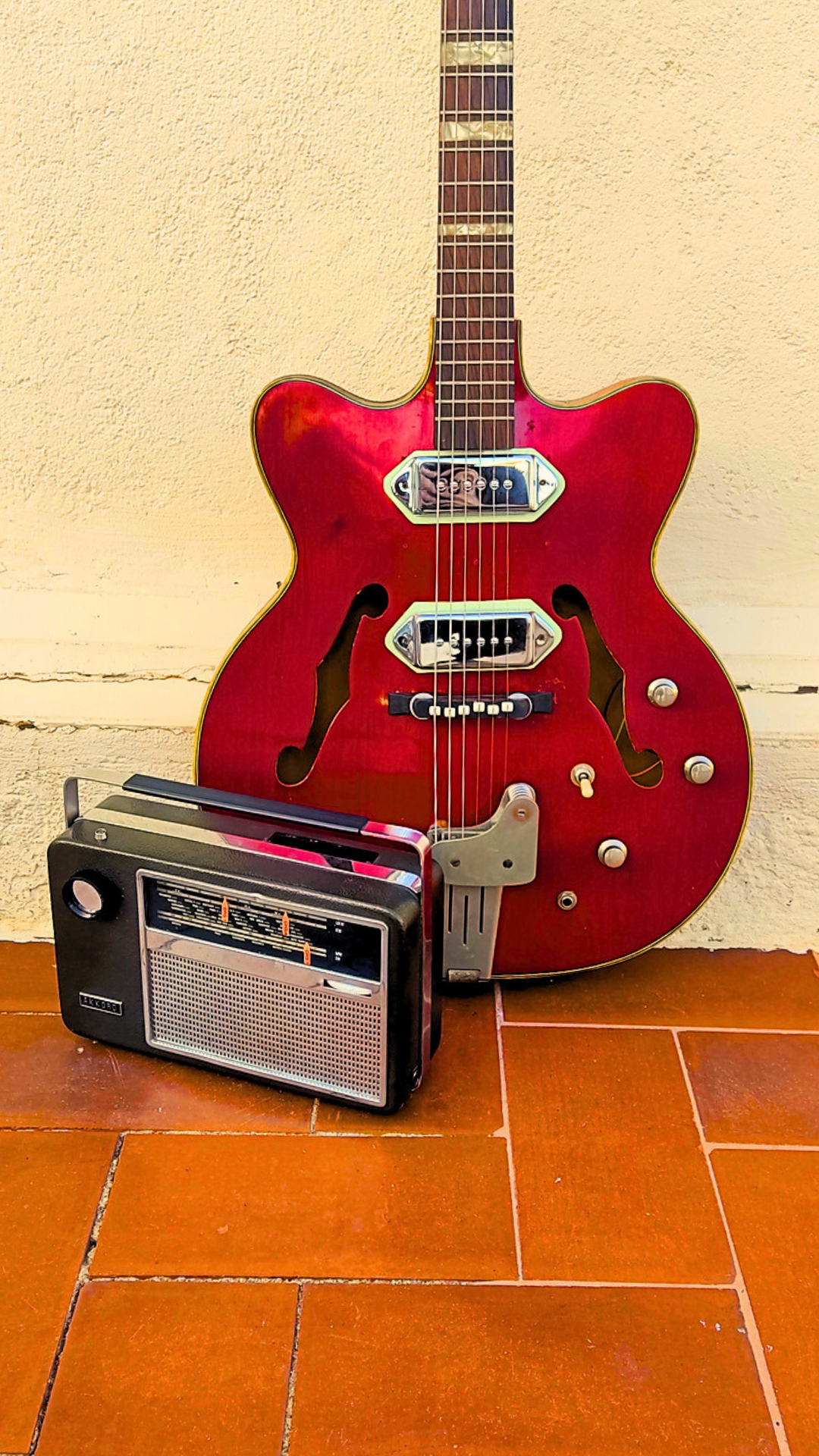 "MOSKAU T" Vintage guitar radio amp with tremolo