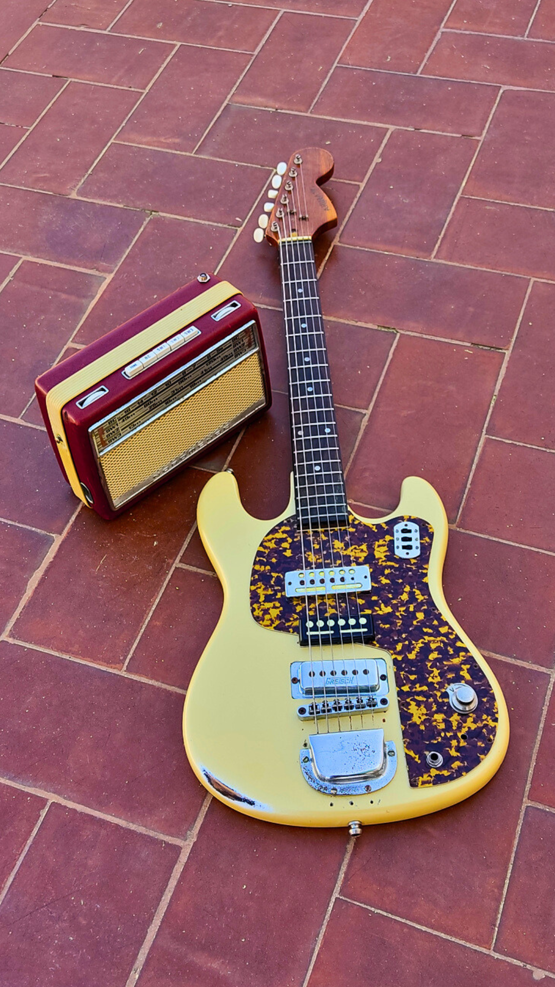 "RUMBA T" Vintage guirar radio amp with built in tremolo