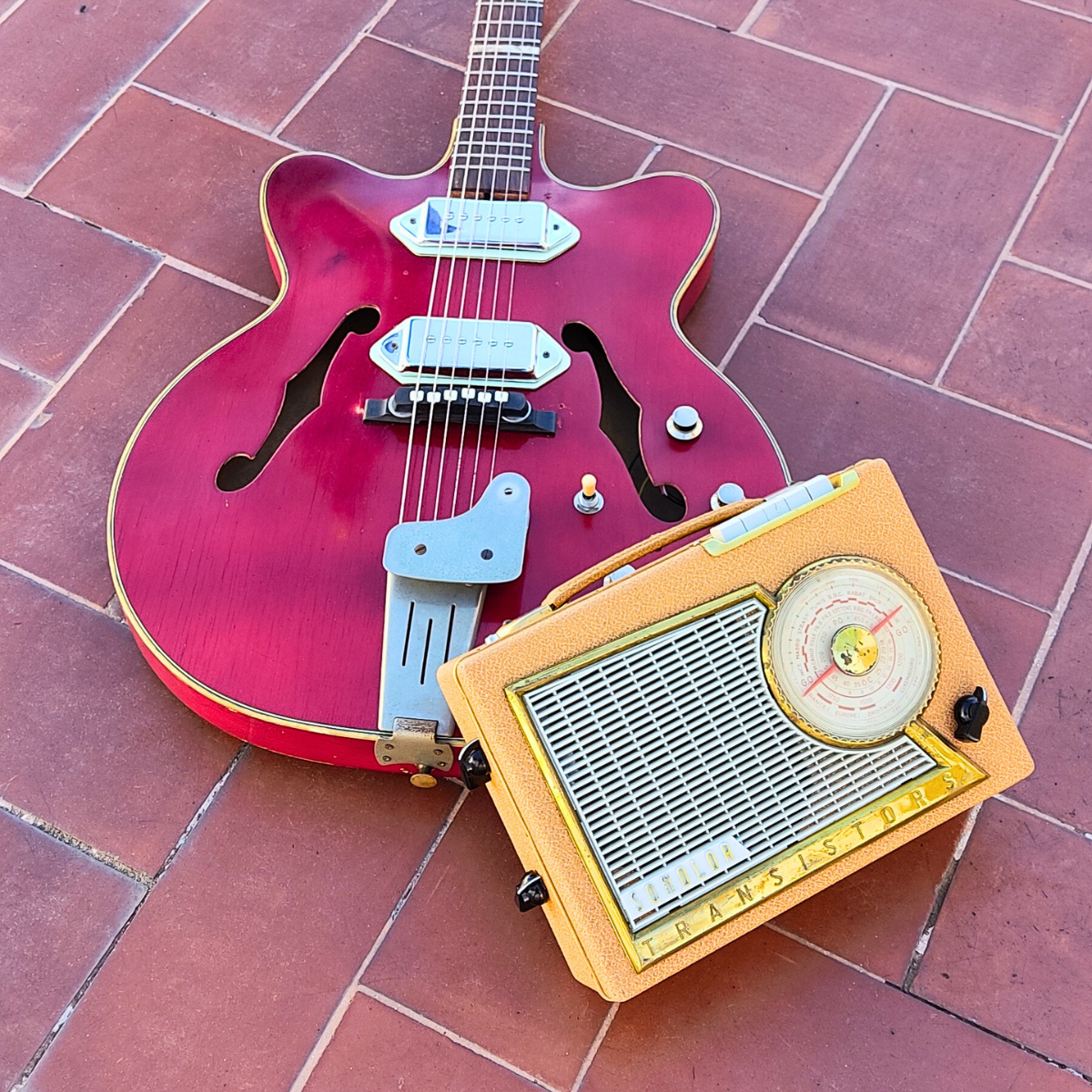 "SONO T" Vintage guitar radio amp with tremolo
