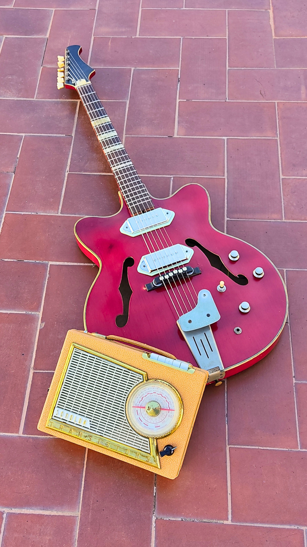 "SONO T" Vintage guitar radio amp with tremolo