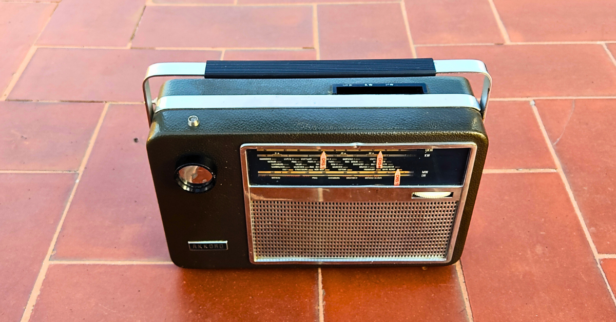 "MOSKAU T" Vintage guitar radio amp with tremolo
