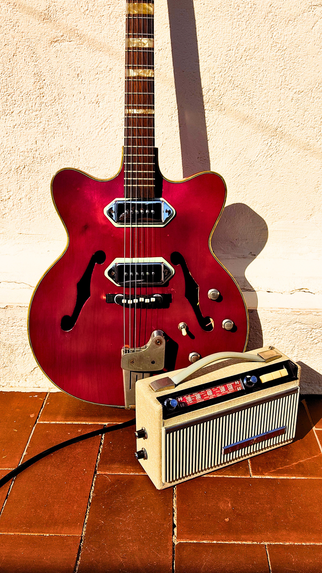 "RAMON T" Vintage guitar radio amp with tremolo