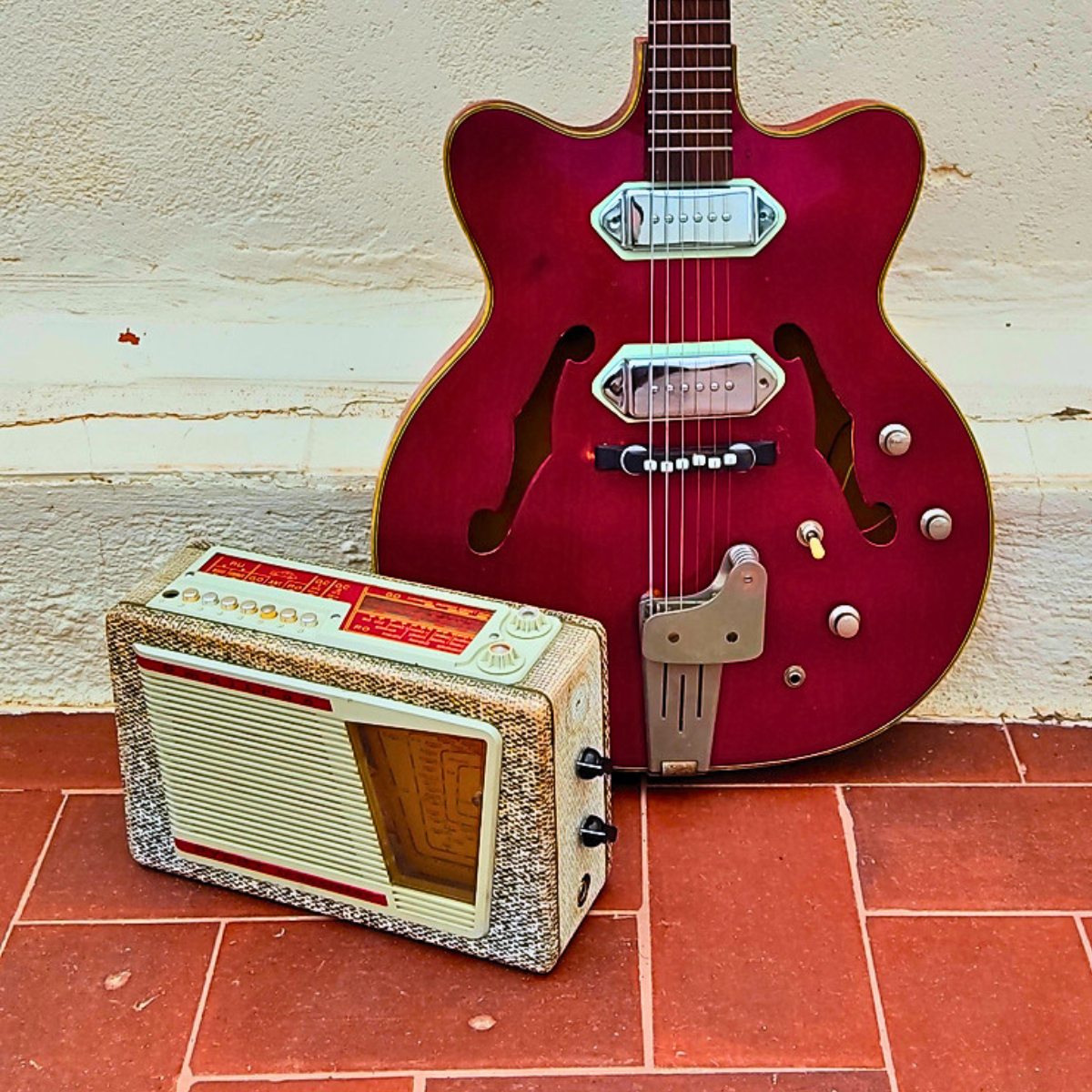 OMNITRON T Vintage guitar radio amp with tremolo