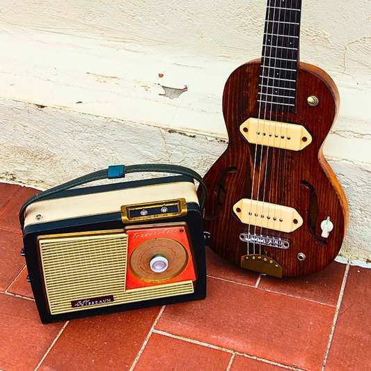 SONO BLUE T Vintage guitar radio amp with tremolo