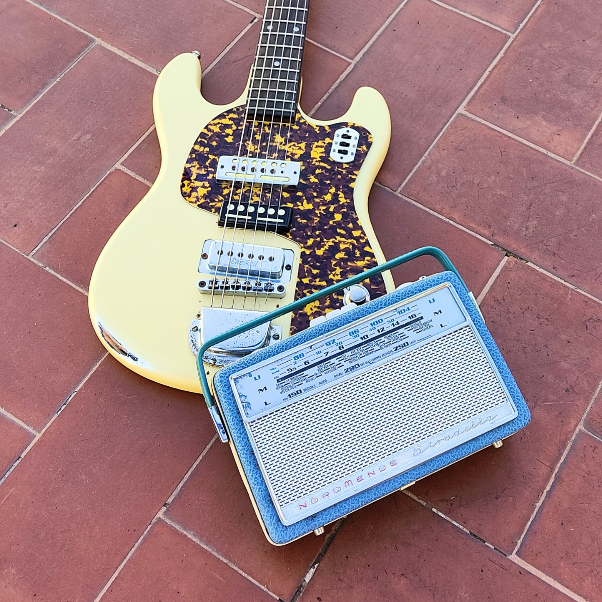 "STRADELLA T" Vintage guitar radio amp with tremolo
