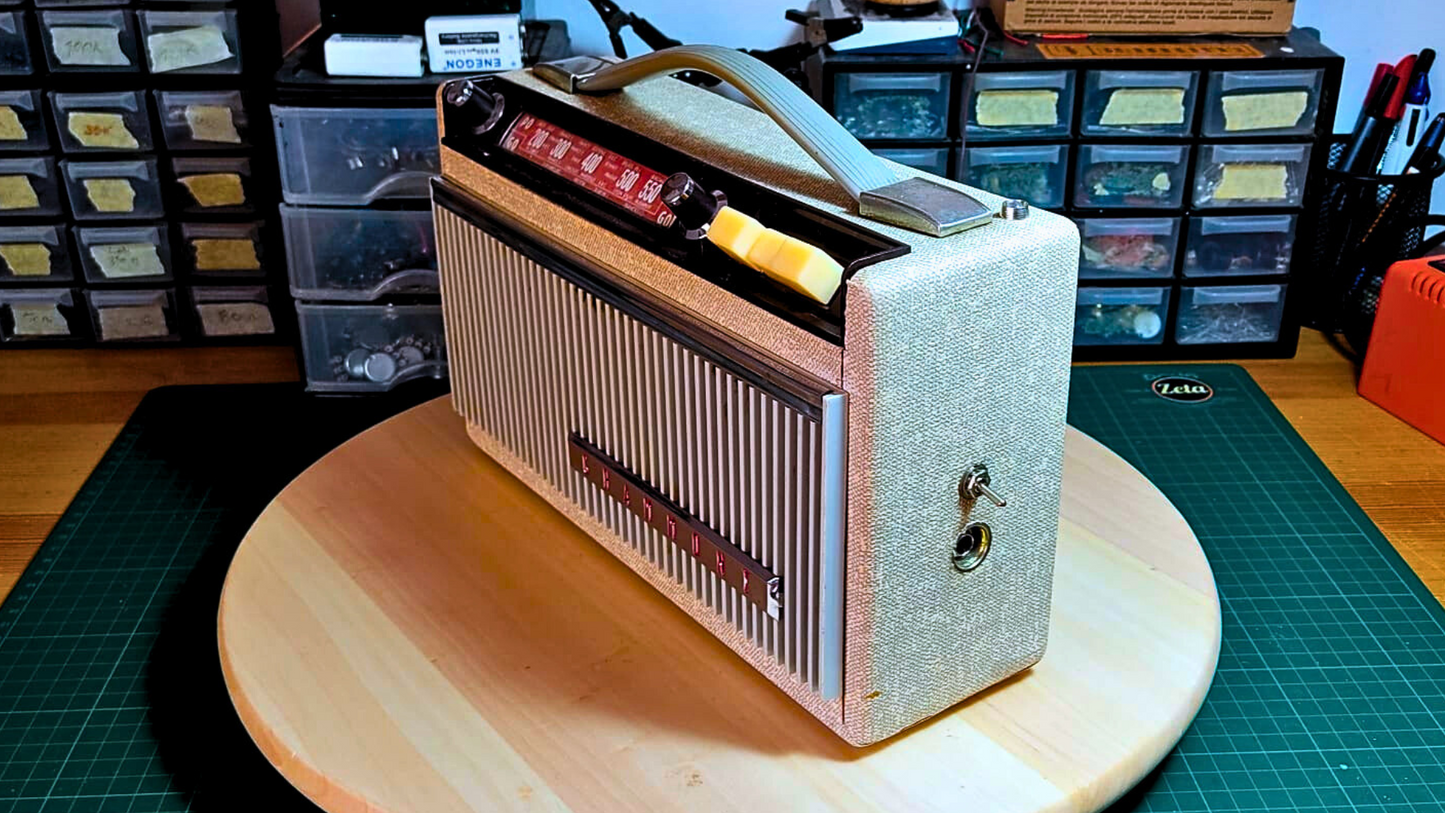"RAMON T" Vintage guitar radio amp with tremolo