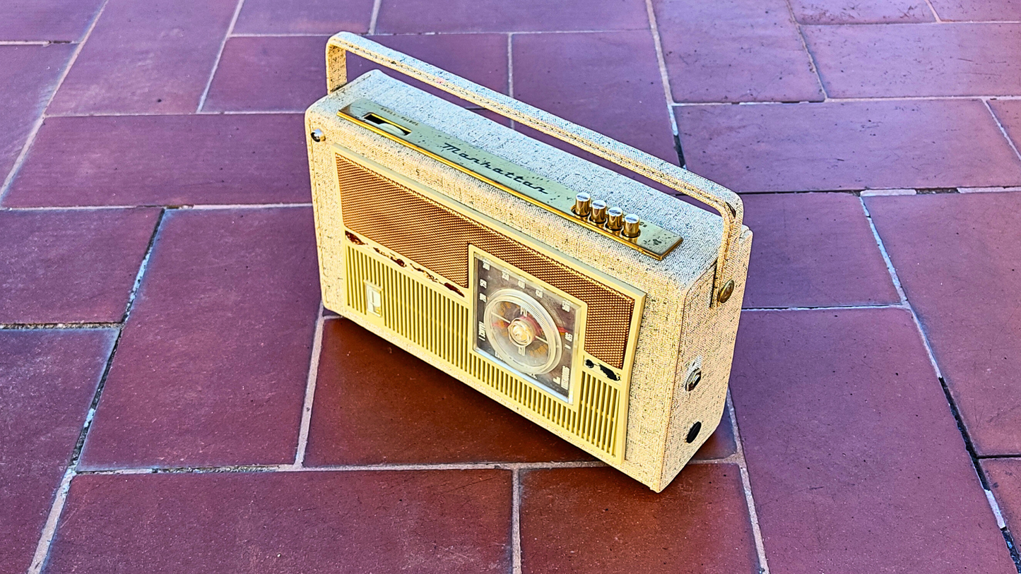 "MANHATTAN T"  Vintage guitar radio amp with tremolo
