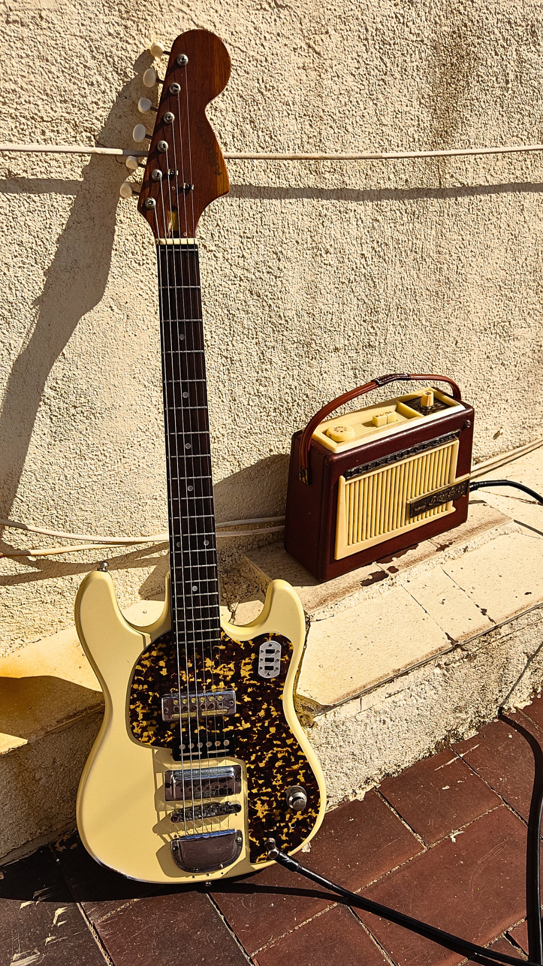 "PINZON 7 T" Vintage guitar radio amp with tremolo