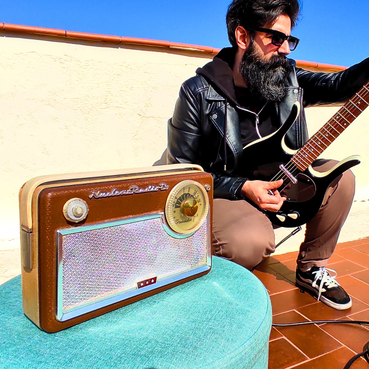 "NUKE CUSTOM" Portable guitar radio amp by Zeta Creations