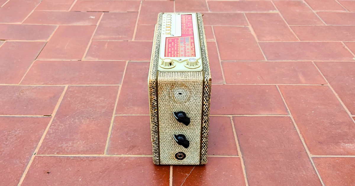 OMNITRON T Vintage guitar radio amp with tremolo