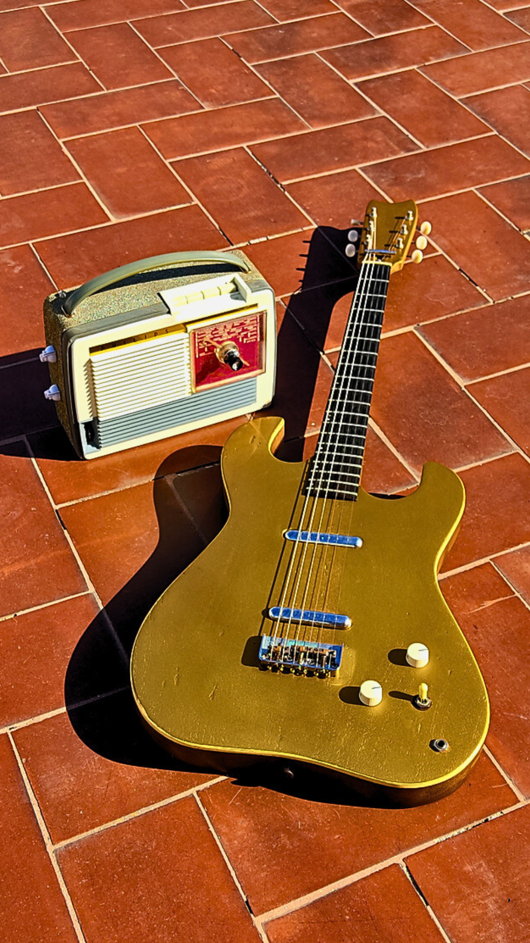 "SLEEPWALKER T V2" Vintage guitar radio amp with tremolo