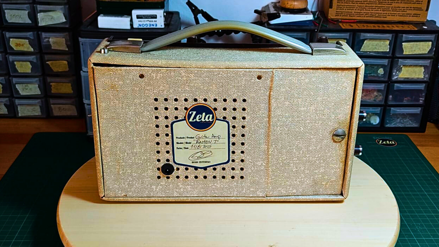"RAMON T" Vintage guitar radio amp with tremolo