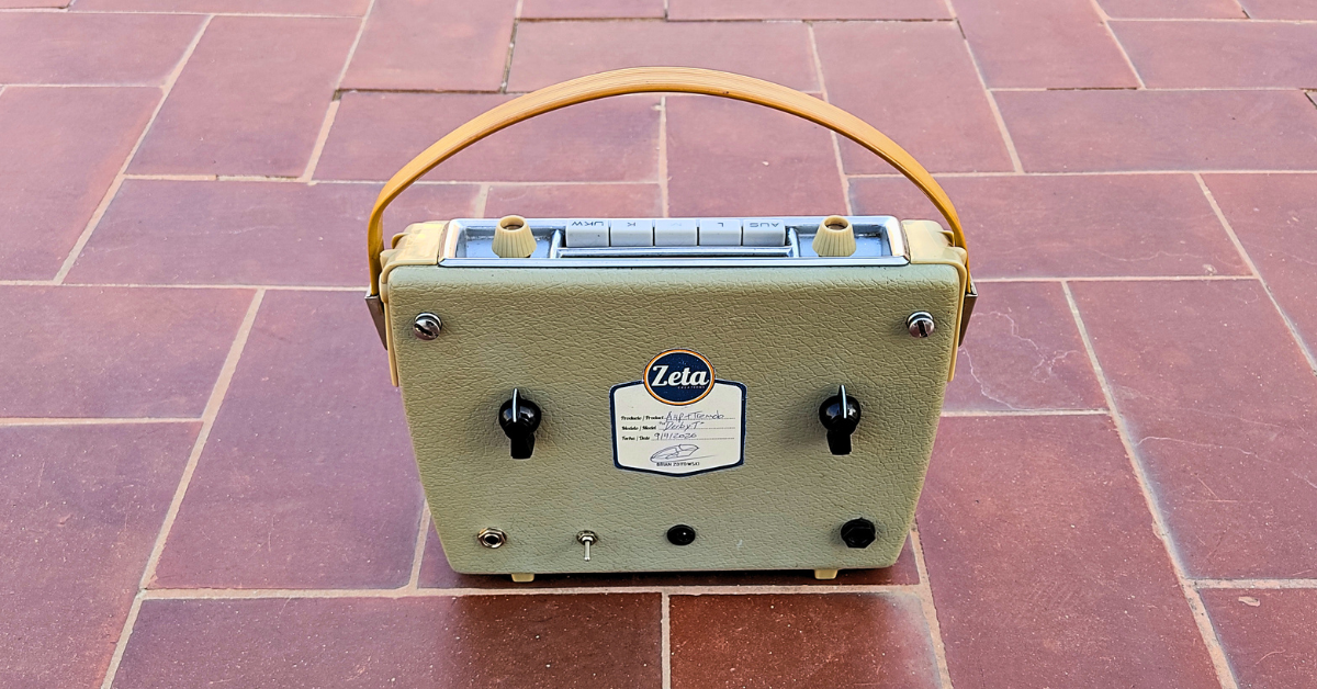 DERBY T Vintage guitar radio amp with tremolo