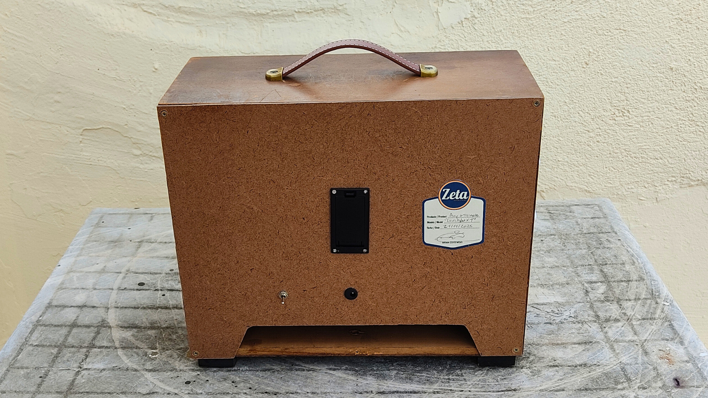 "LUCHBOX T"  Guitar amp with built in tremolo