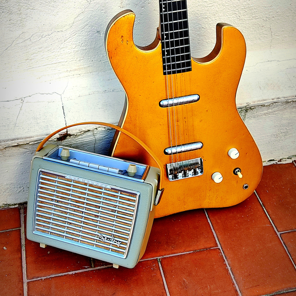 DERBY T Vintage guitar radio amp with tremolo