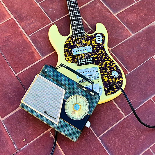 "RADIOLA STAR" Portable guitar radio amp with tremolo by Zeta Creations