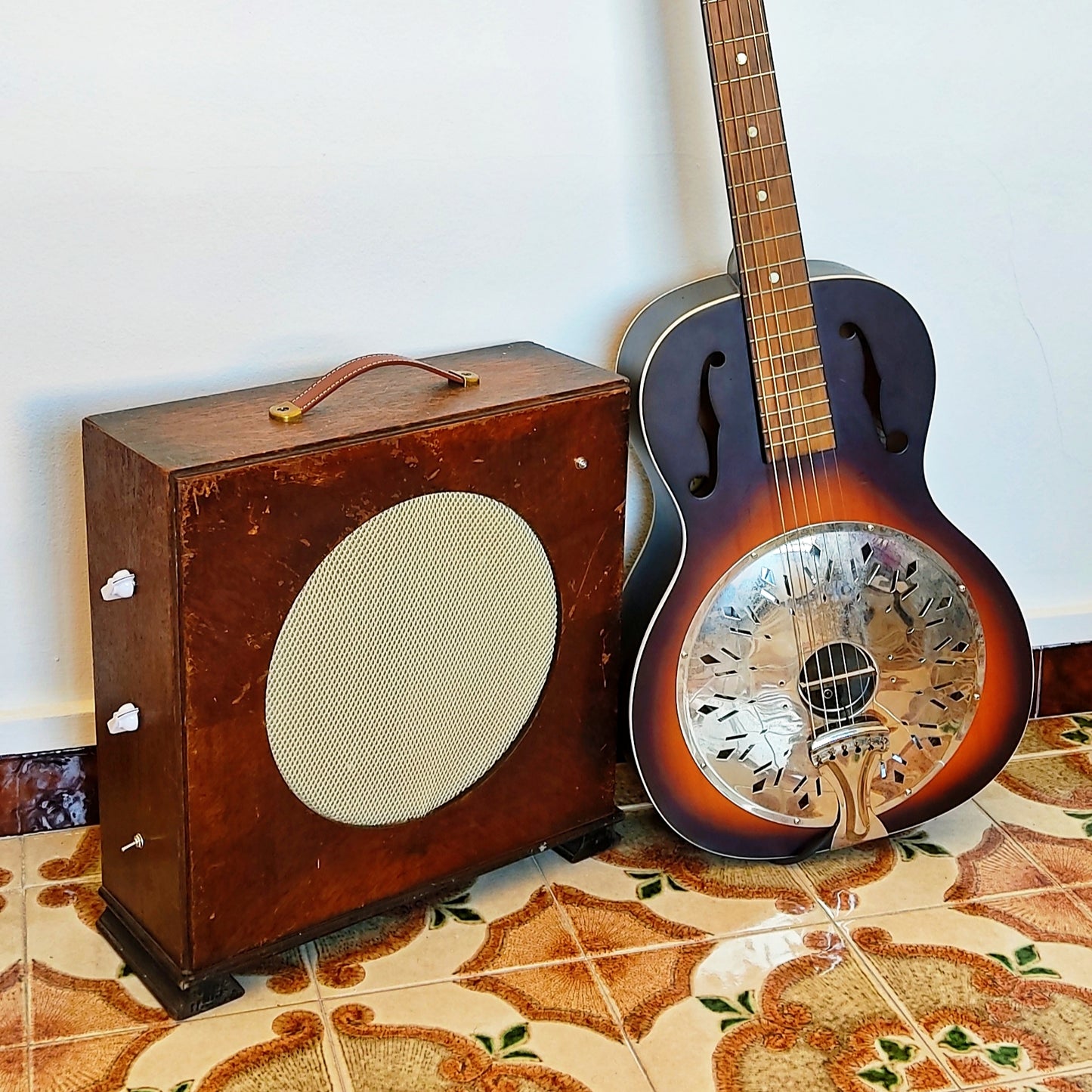 "BLASTER T" Guitar amp with built in tremolo