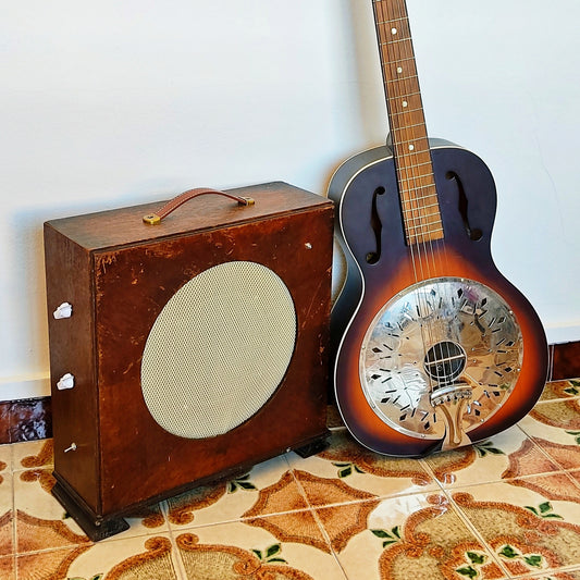 "BLASTER T" Guitar amp with built in tremolo