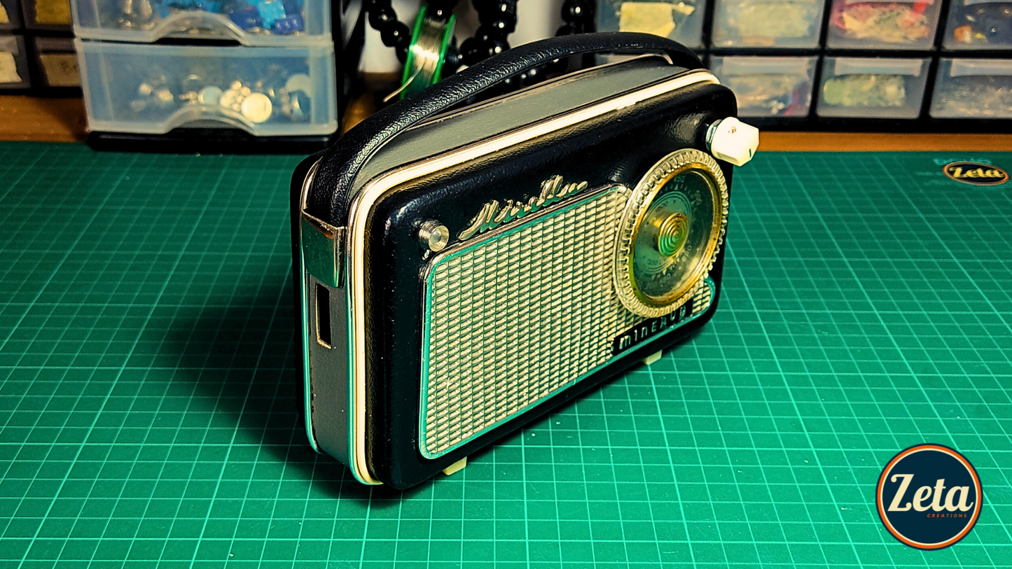 Second angled view of MINERVA handmade guitar amplifier

