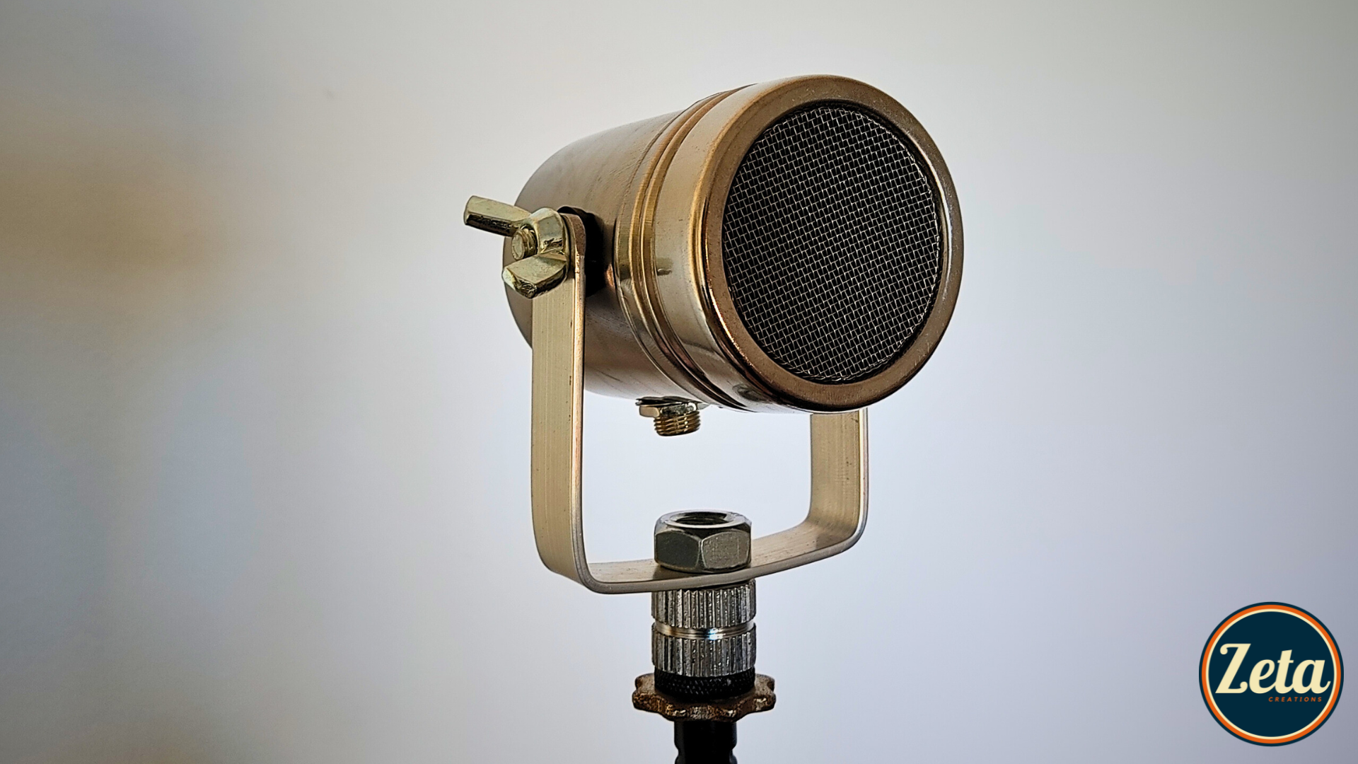 Side profile of PEPPER BULLET MIC – compact handmade dynamic microphone


